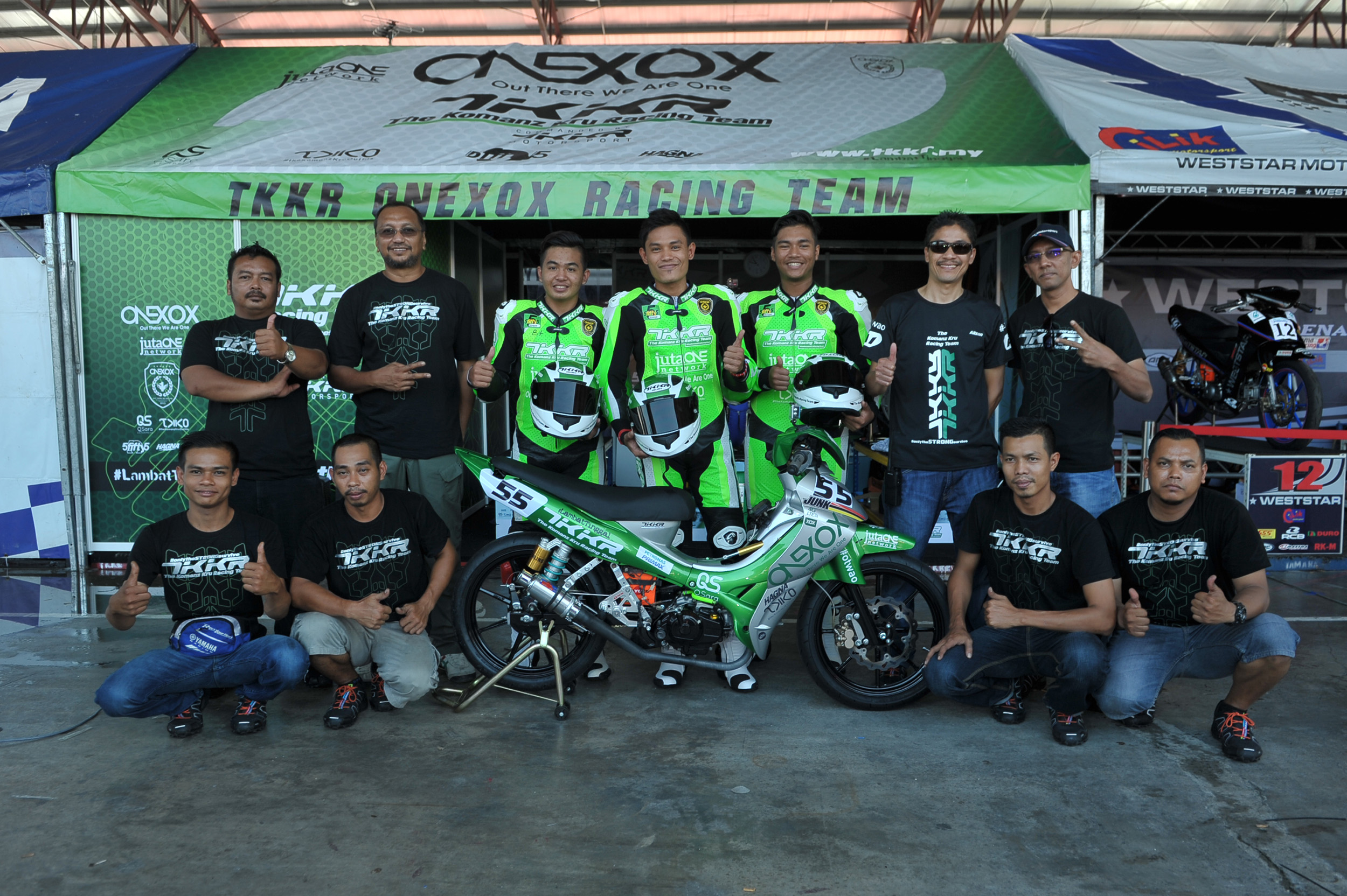 OneXOX TKKR Racing Team Sedia Menggegar