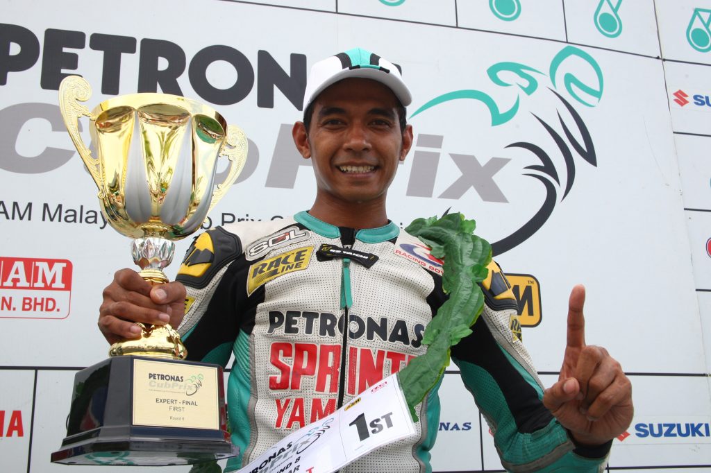ahmad-fuad-juara-keseluruhan-pertama-cp130-2009