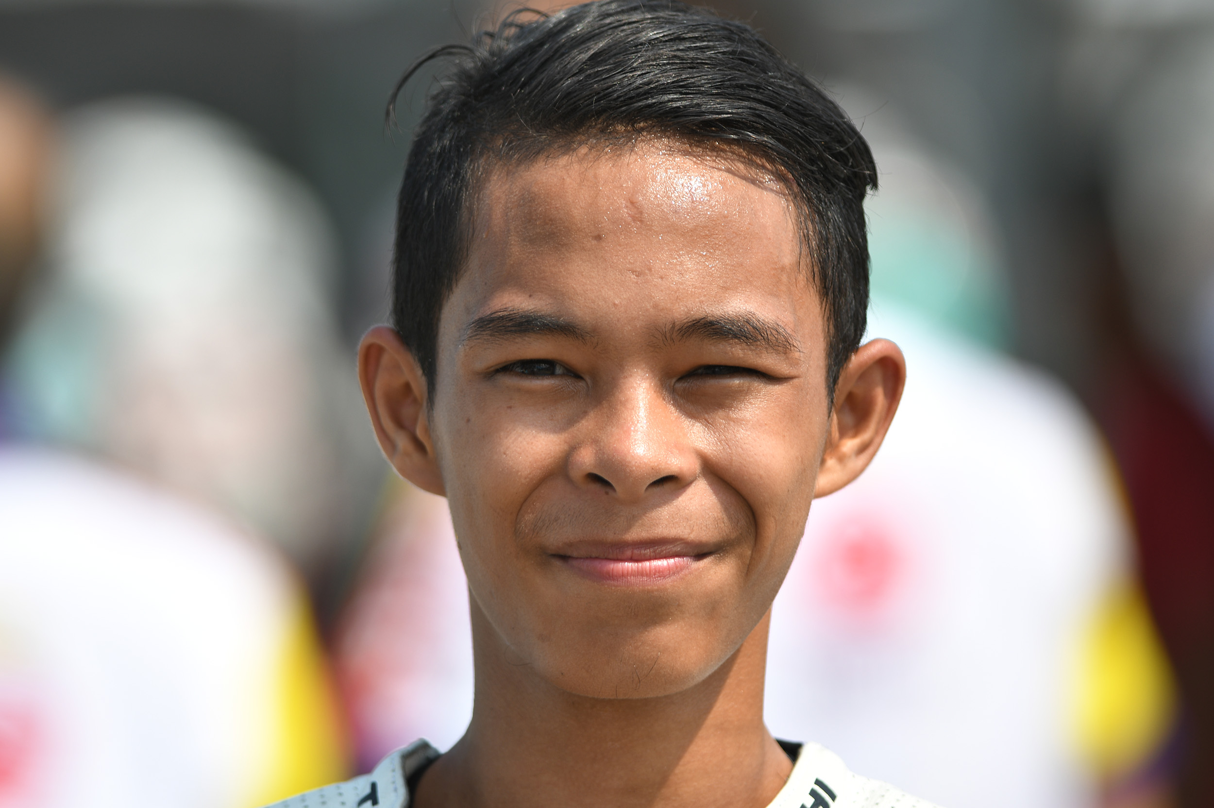 AKID SANDARAN MAJU MOTOR UNTUK BAWA PULANG EMPAT PIALA