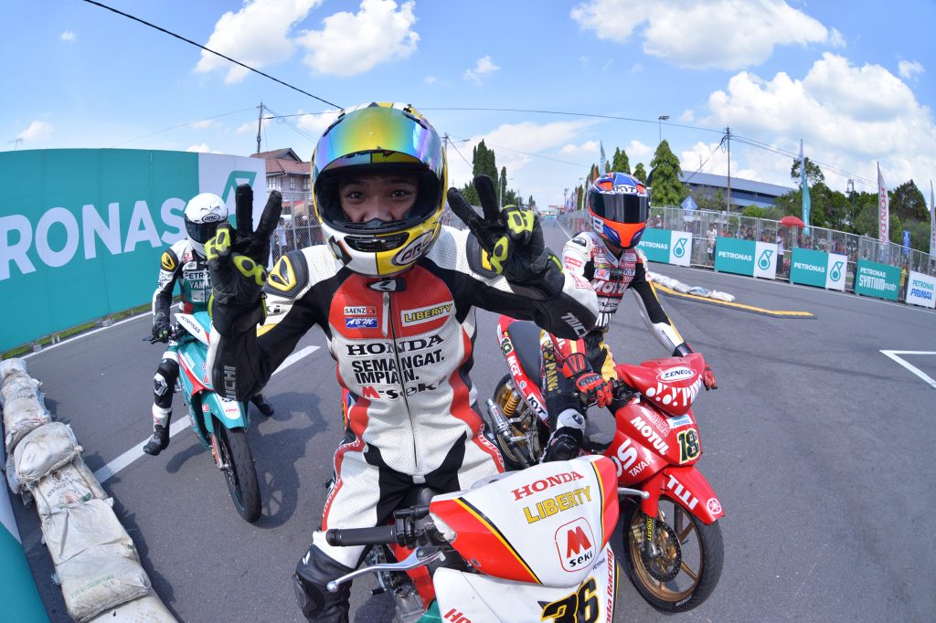 syafiq-memenangi-perlumbaan-cp115-di-teluk-intan