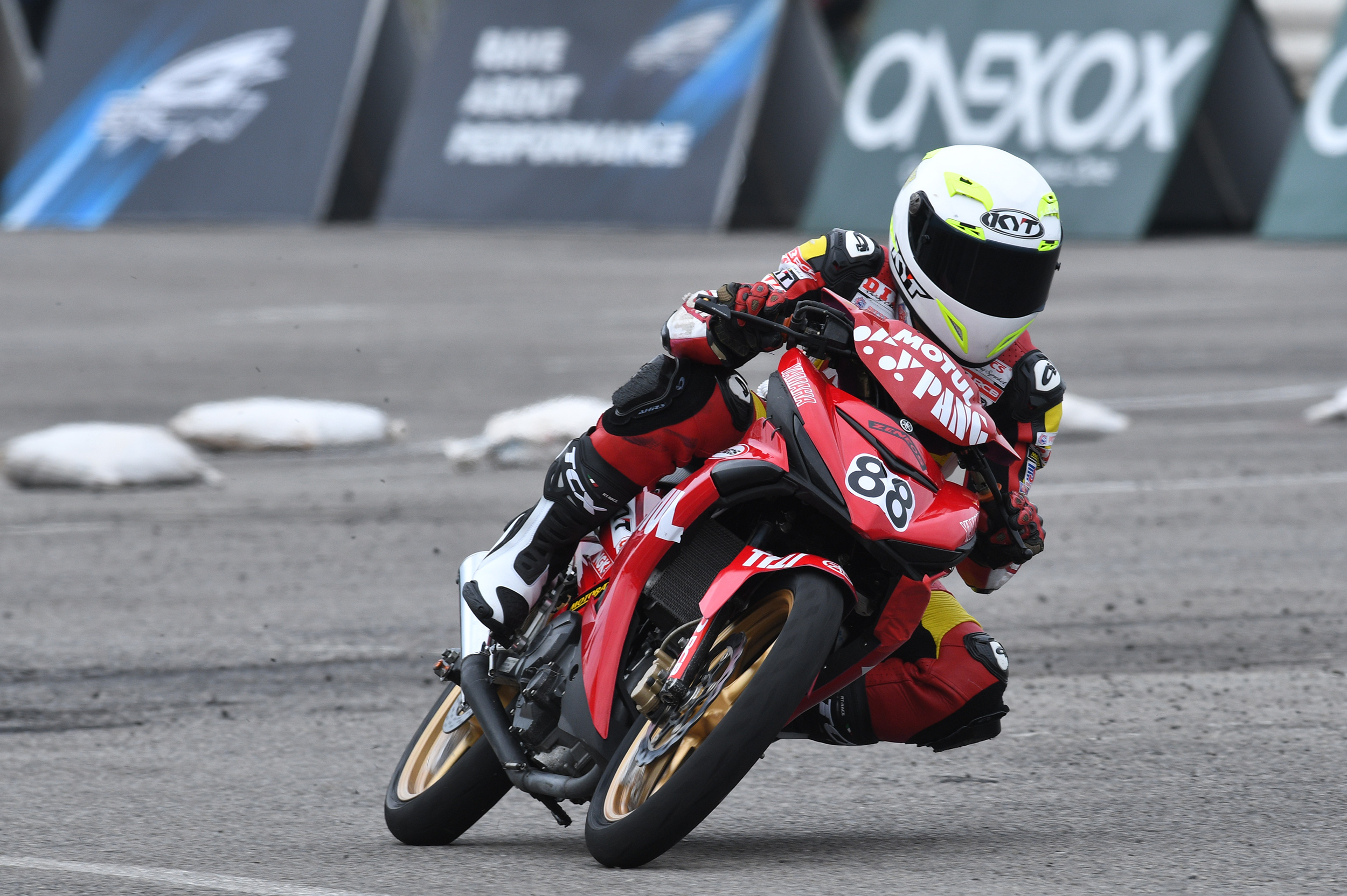 AZHAR TERPANTAS DI MAEPS