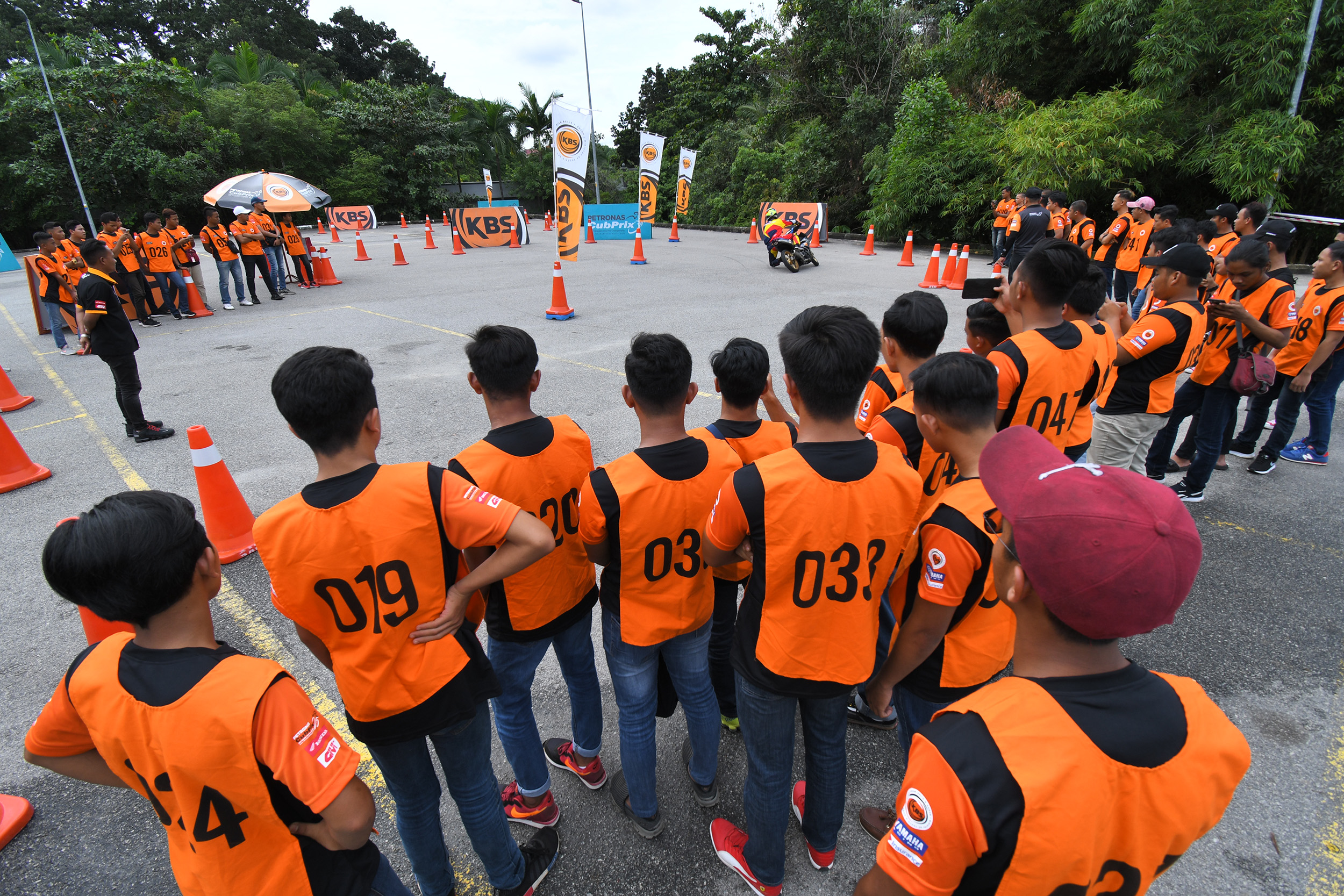 48 REMAJA SERTAI PUSINGAN AKHIR KLINIK CUB PRIX KBS DI LITAR TANGKAK