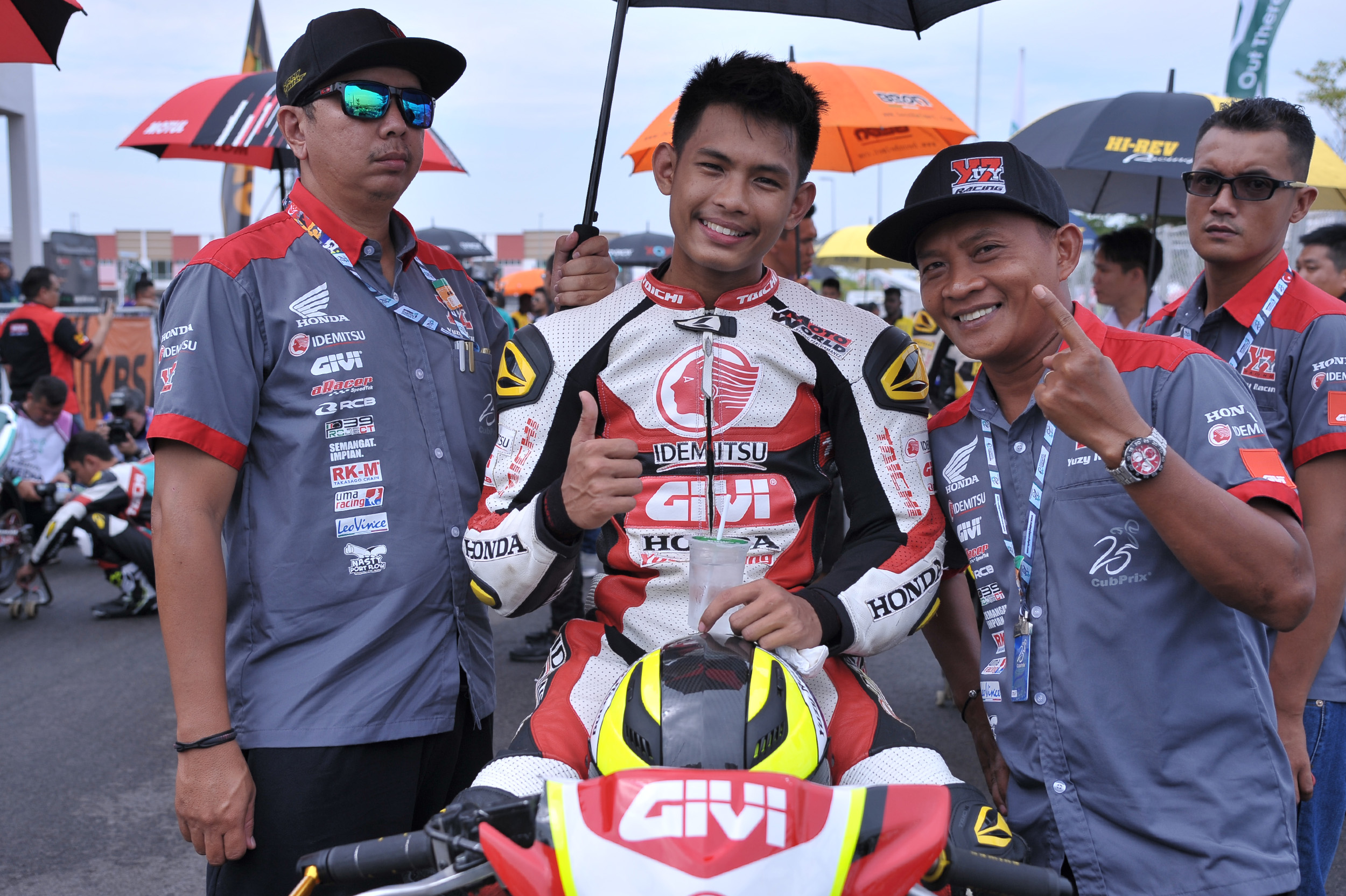 PASUKAN YUZY RACING BURU PODIUM KEDUA