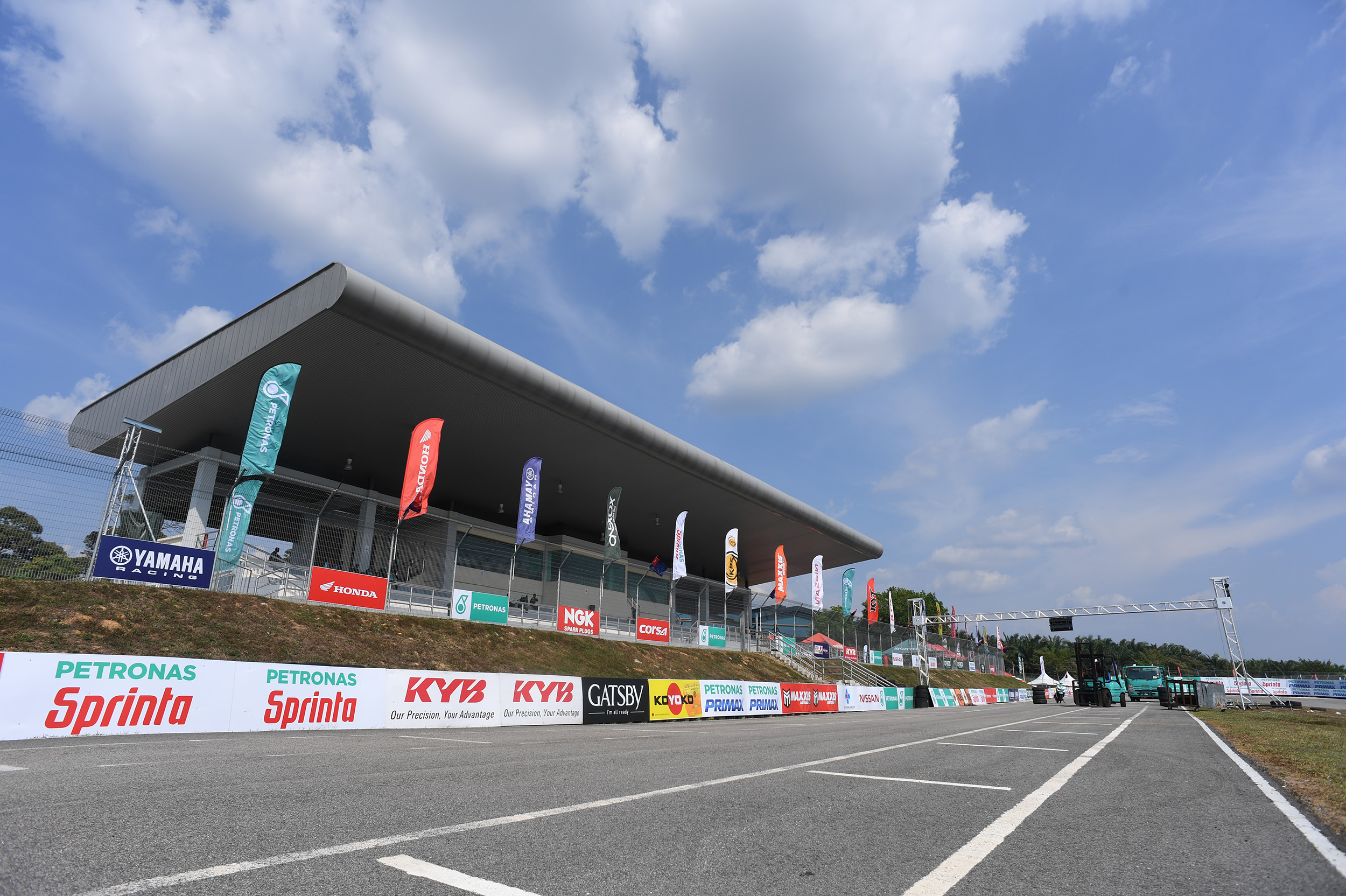 PENANGGUHAN PROGRAM KEJUARAAN CUB PRIX MALAYSIA PETRONAS PUSINGAN PERTAMA DI TANGKAK JOHOR