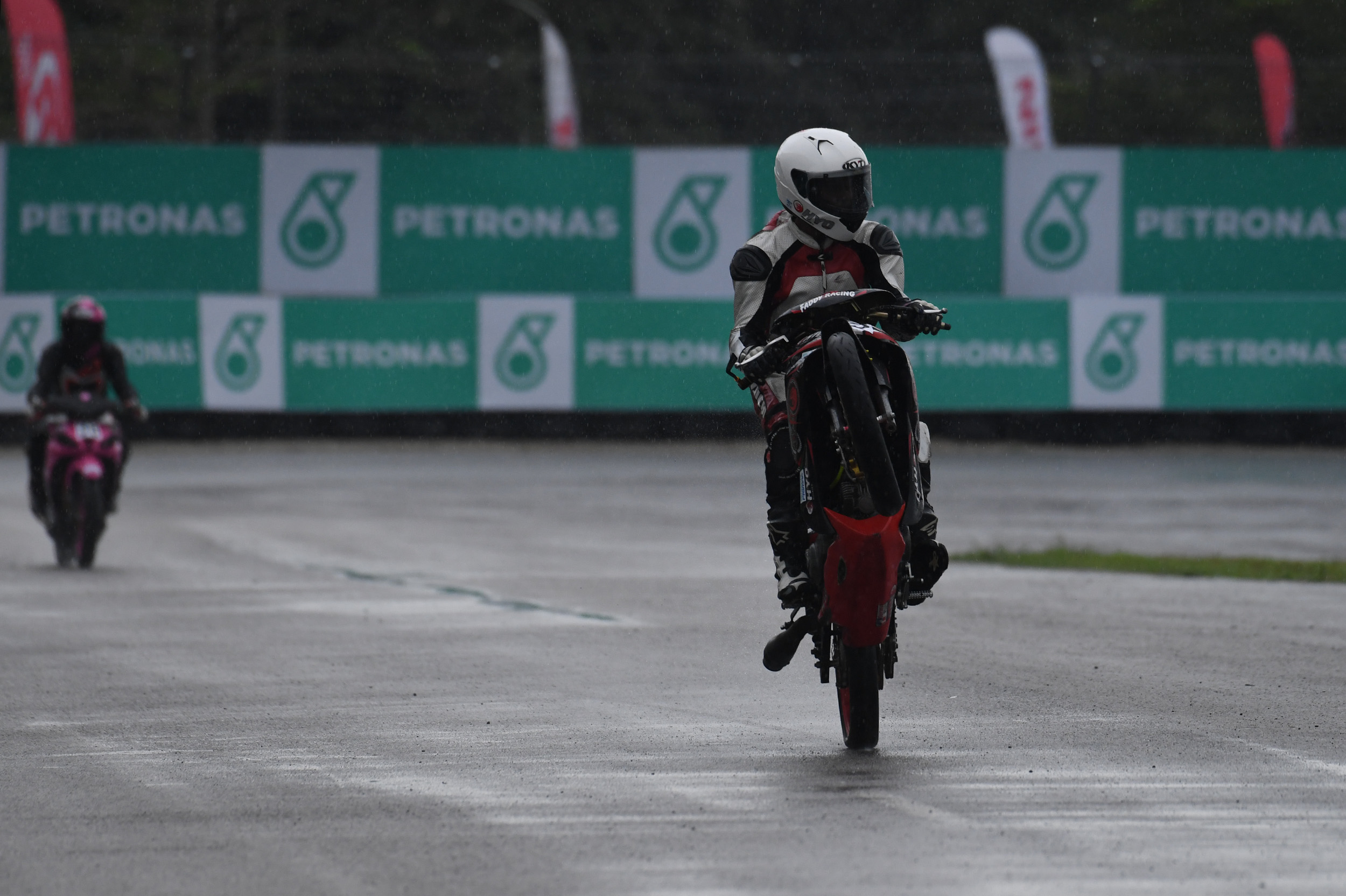 ASYRAF JUARA PRO AM DI TANGKAK, IKA PULA DAPAT HADIAH HARIJADI
