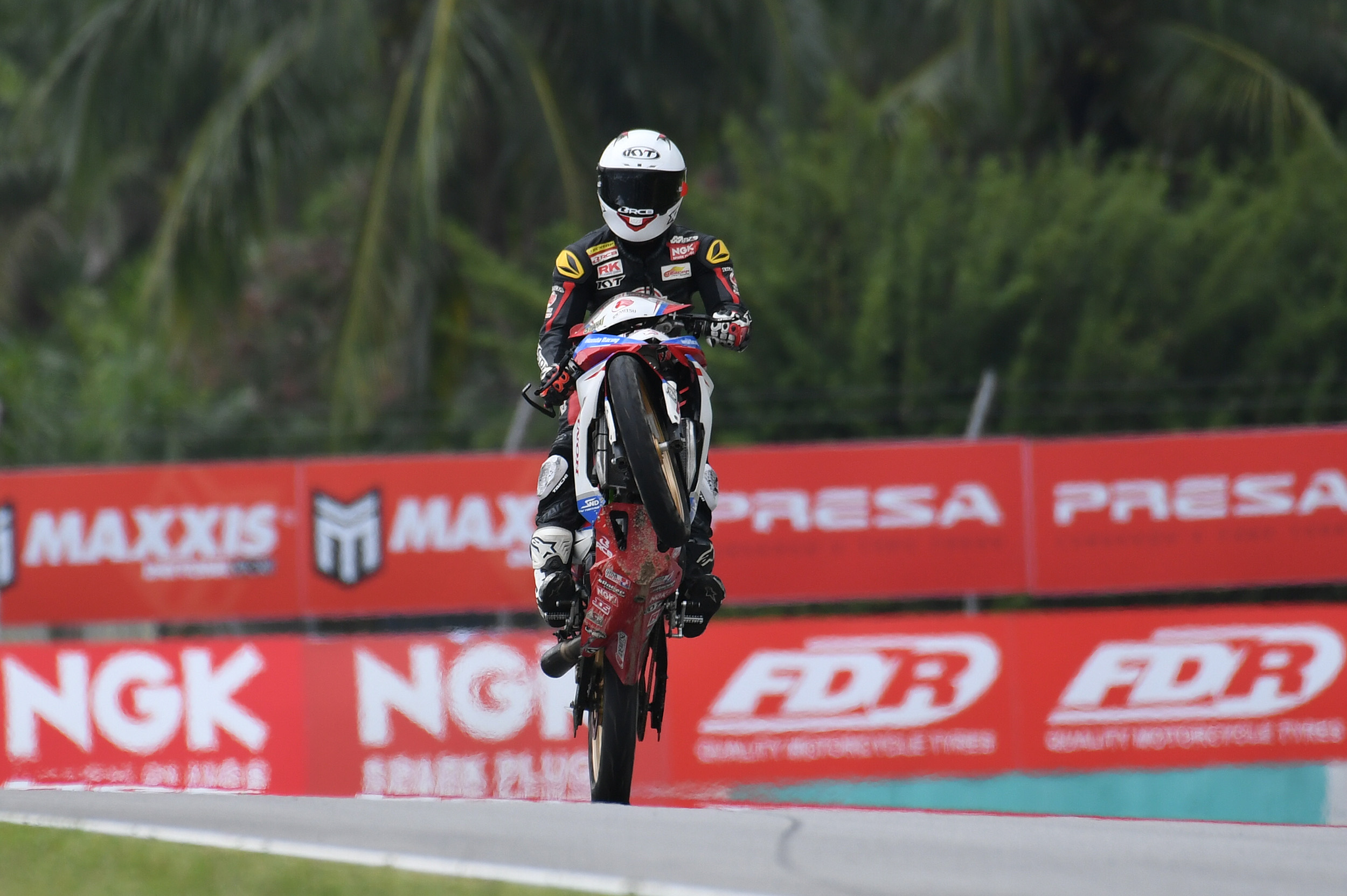 AZROY TERPANTAS SESI KELAYAKAN CP150