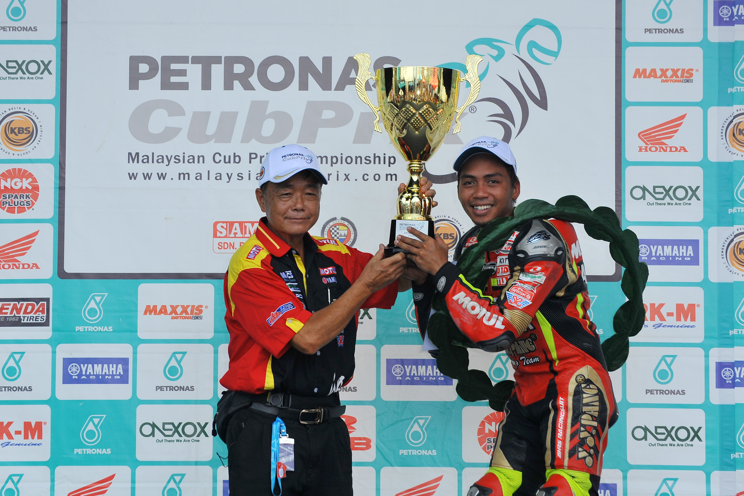 AZHAR JALIL BERPISAH DENGAN PASUKAN YY PANG RACING