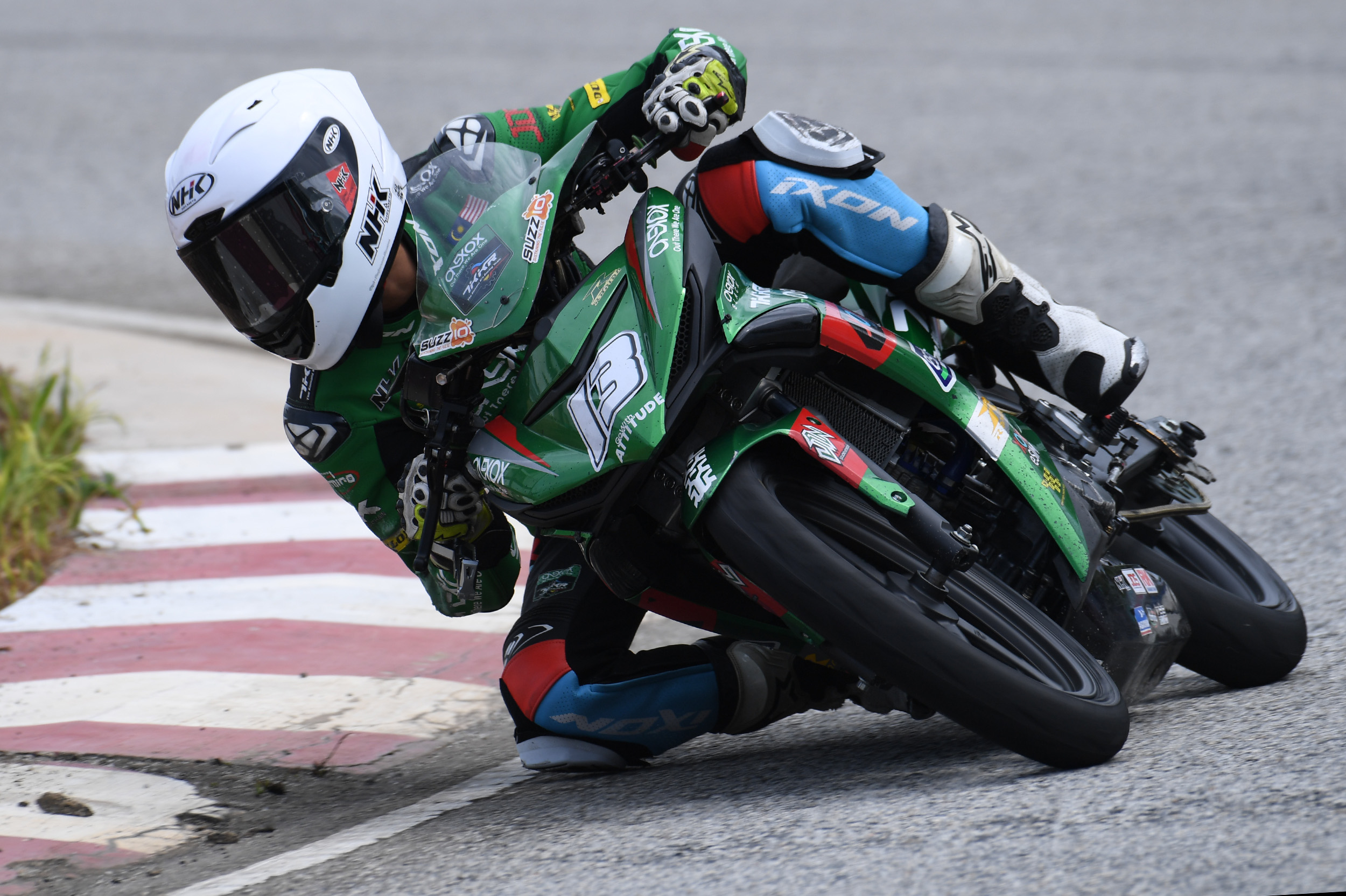 Meskipun mengalami kemalangan dalam sesi kelayakan, Mohd Akid Aziz dari pasukan ONEXOX TKKR Racing Team masih mampu mencatat masa terpantas.