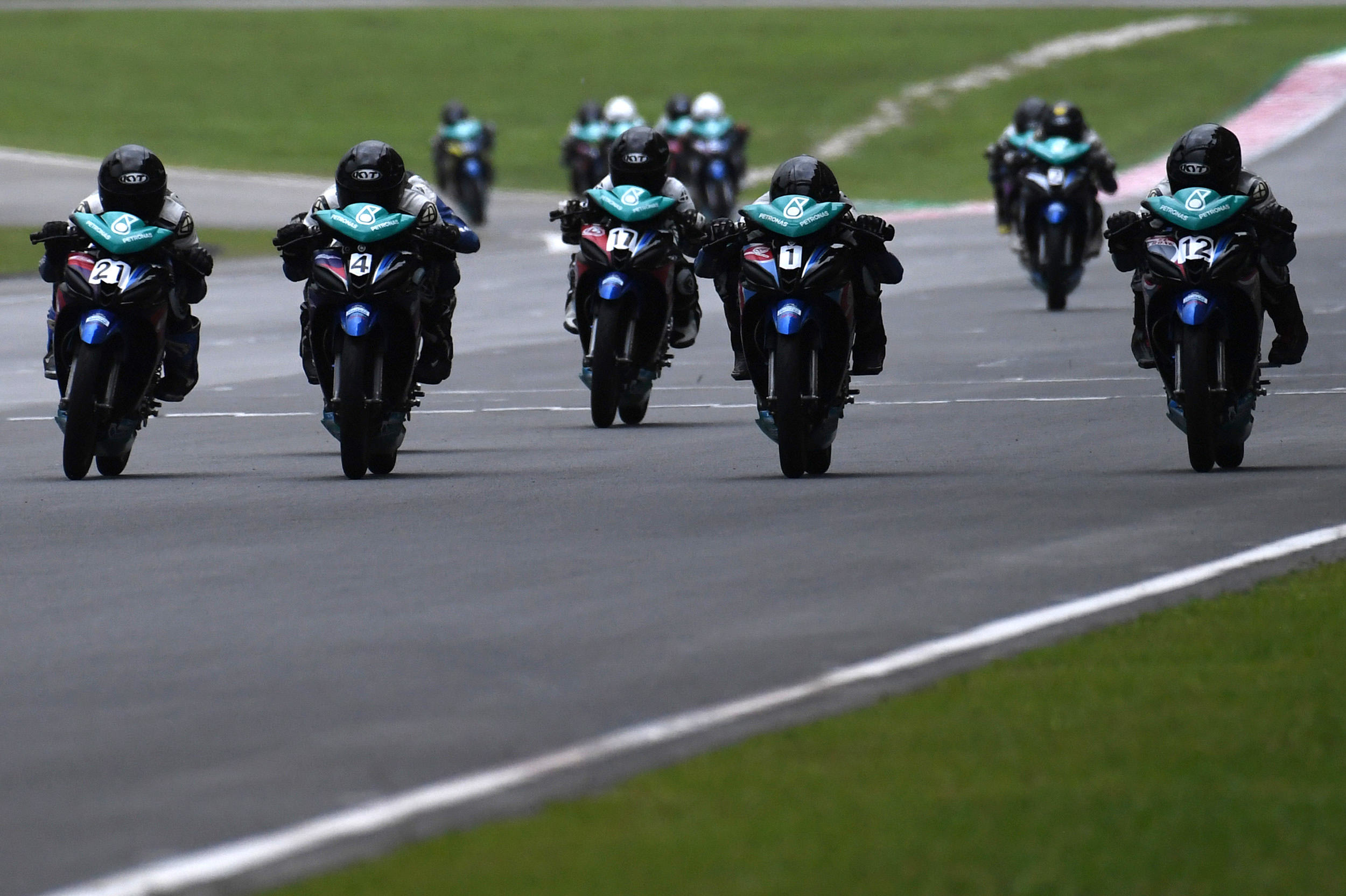 Berbaki hanya dua pusingan, saingan perebutan takhta kejuaraan Yamaha PETRONAS Super Series (YPSS) masih terbuka