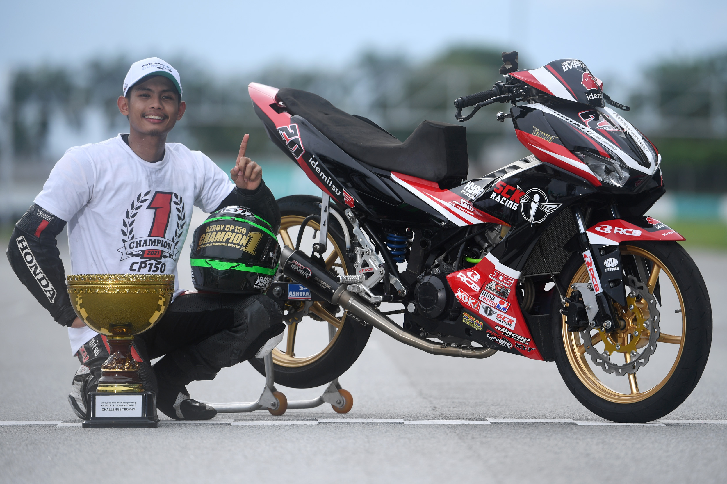 Pelumba Honda Yuzy Idemitsu Team, Azroy Hakeem Anuar akhirnya berjaya bergelar Juara CP150 Kejuaraan PETRONAS Malaysian Cub Prix