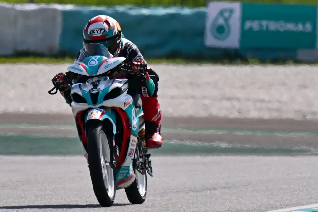 FARRES CATAT REKOD BARU DI SEPANG