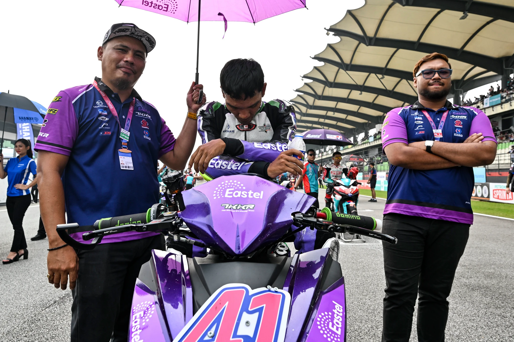 SYUKRAN CIPTA SEJARAH MODENAS DI SUPER POLE